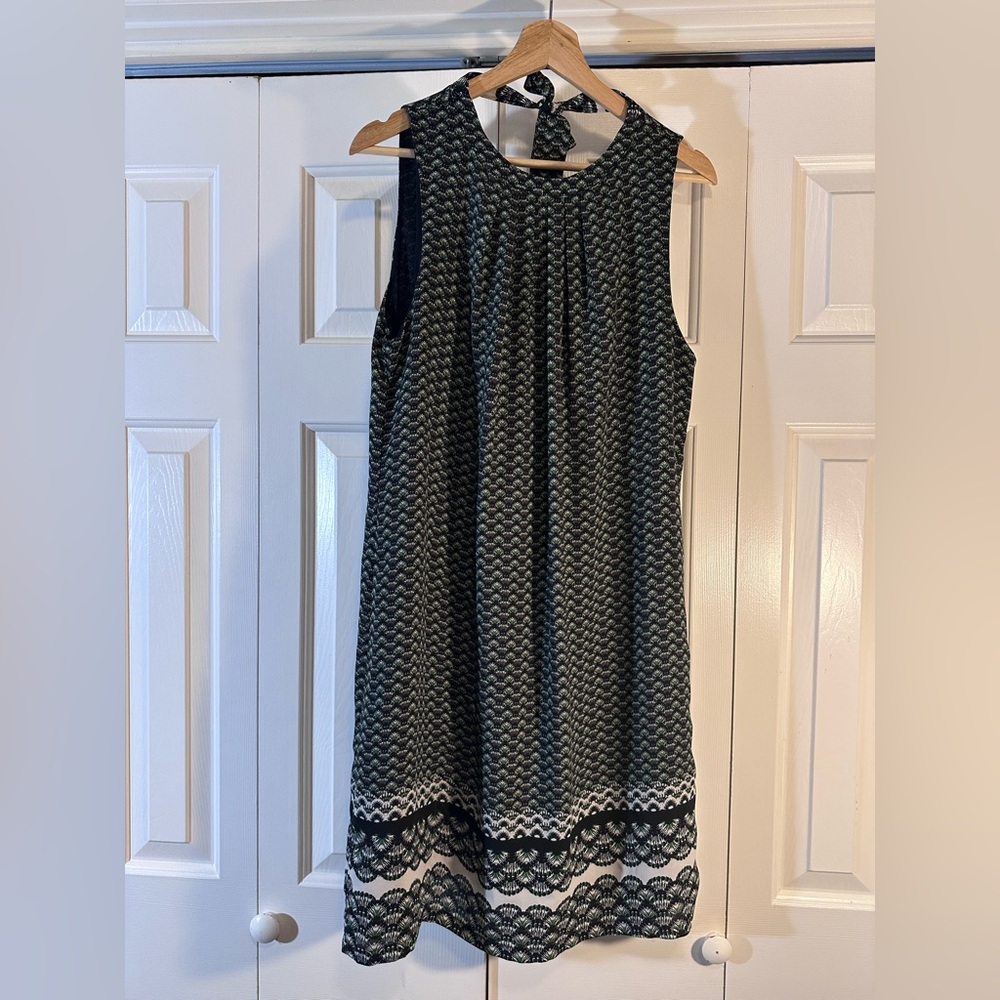Elegant Black Green Patrern Mod Dress
